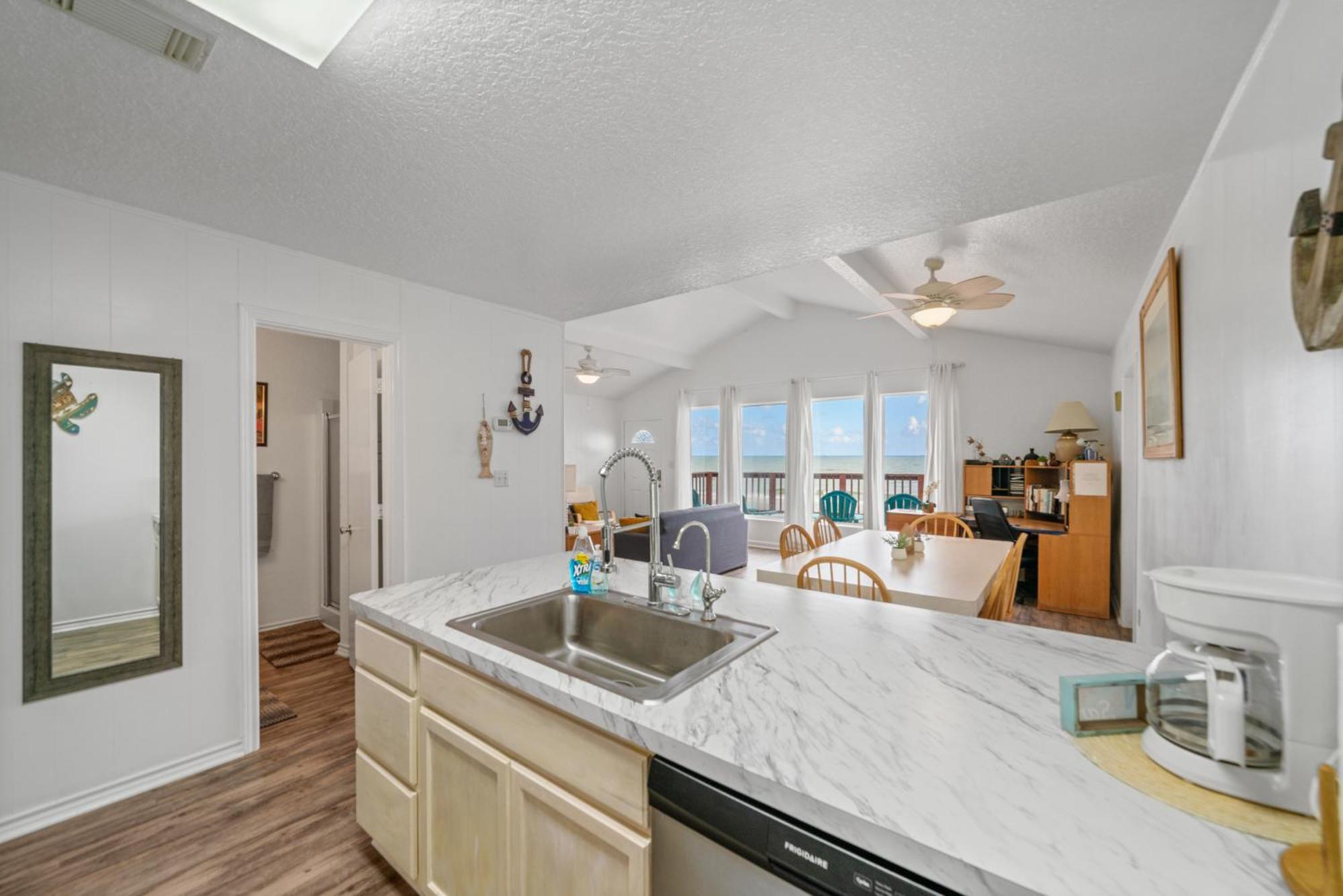 Amazing Oceanfront 2Br Home Cozy Peaceful And Kid And Pet Friendly Freeport Exterior photo